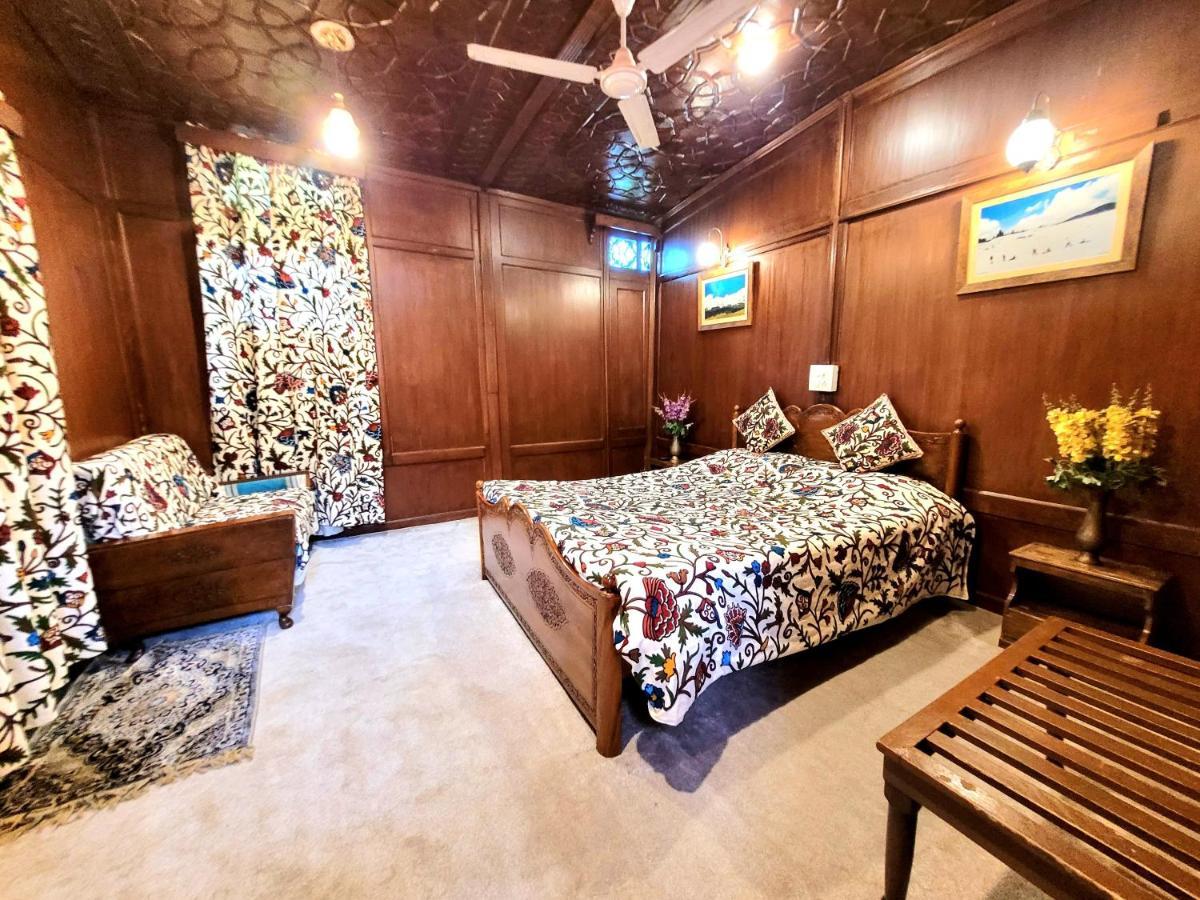 Aziz Palace Group Of Houseboats Srīnagar Buitenkant foto