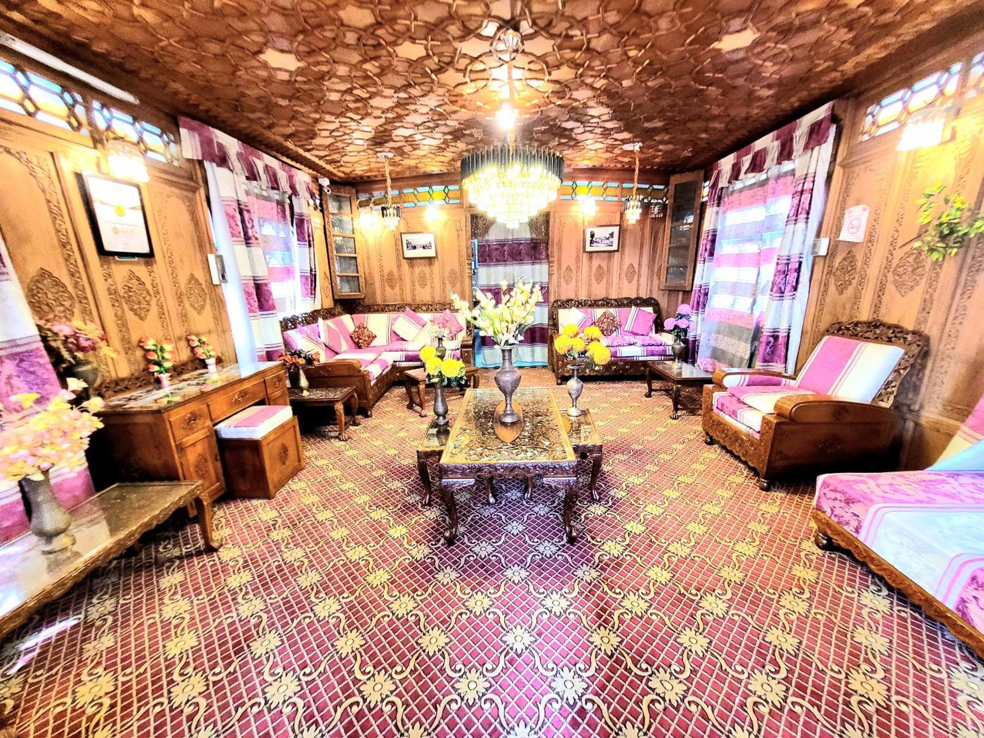 Aziz Palace Group Of Houseboats Srīnagar Buitenkant foto