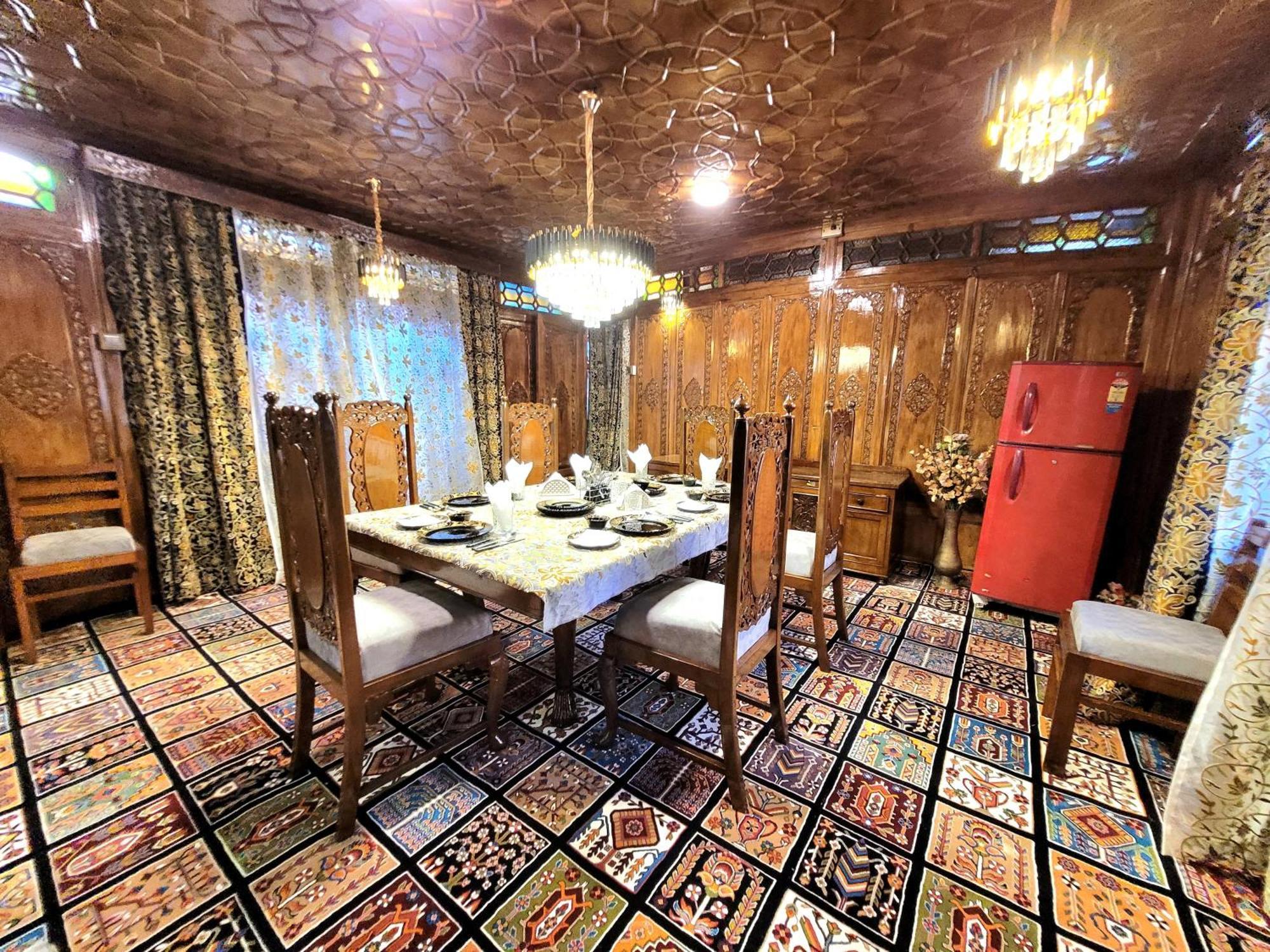 Aziz Palace Group Of Houseboats Srīnagar Buitenkant foto
