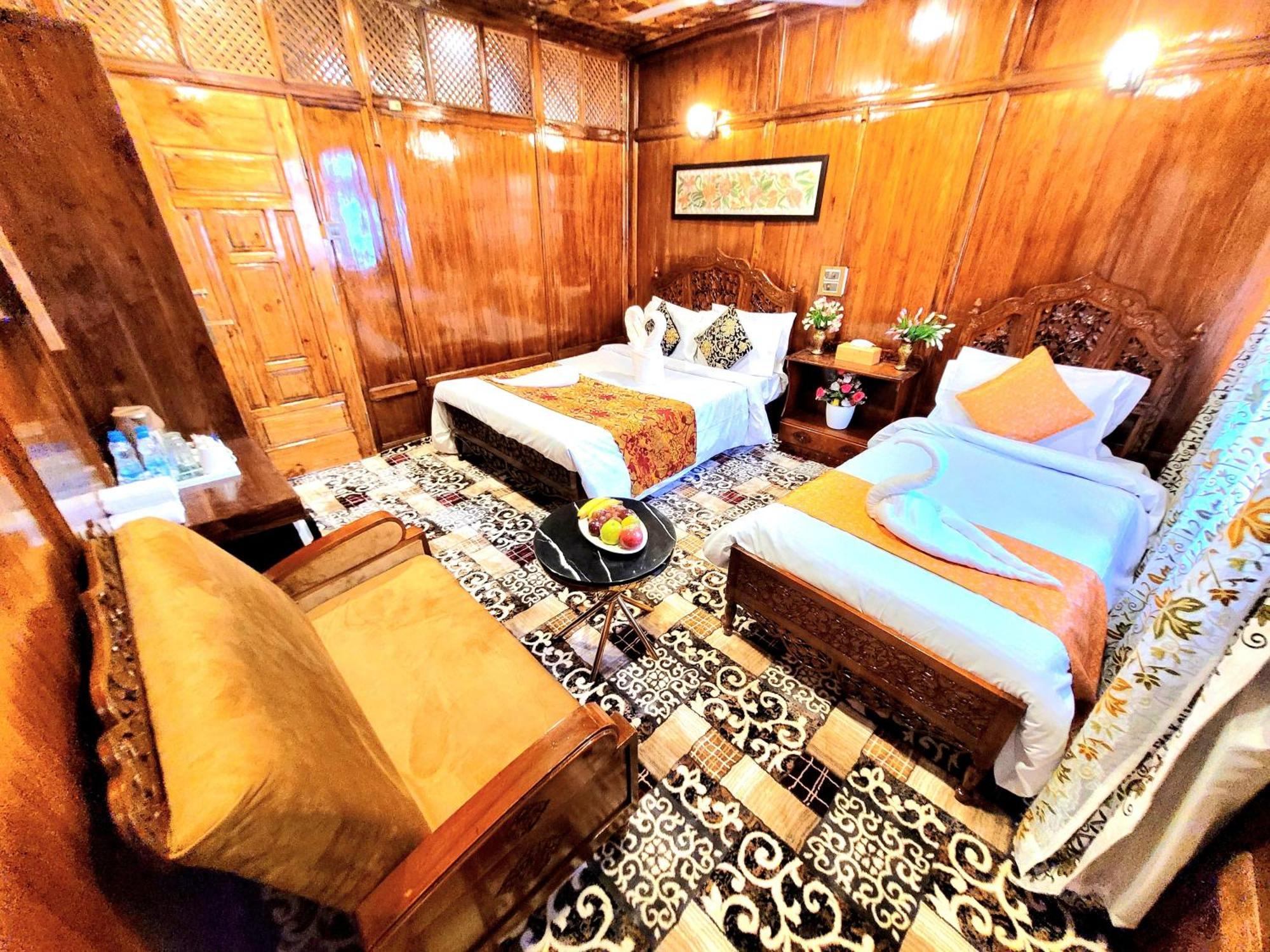 Aziz Palace Group Of Houseboats Srīnagar Buitenkant foto