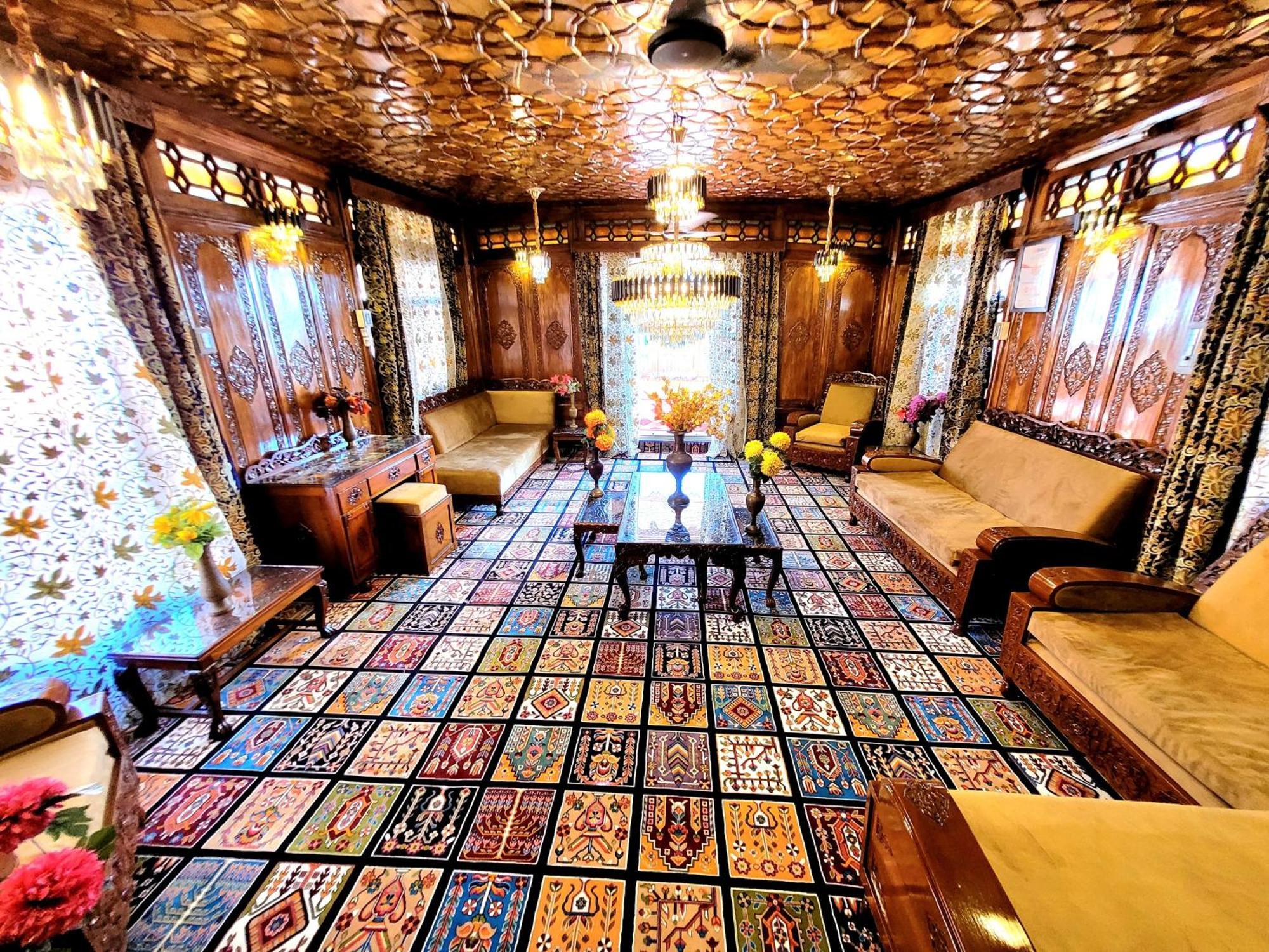Aziz Palace Group Of Houseboats Srīnagar Buitenkant foto