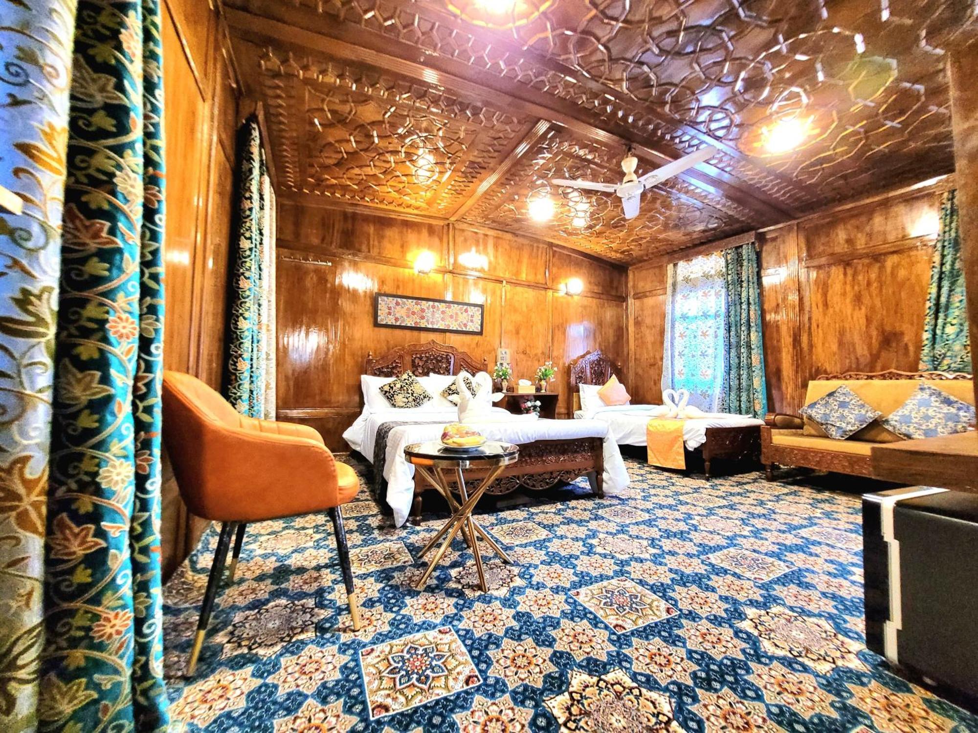 Aziz Palace Group Of Houseboats Srīnagar Buitenkant foto