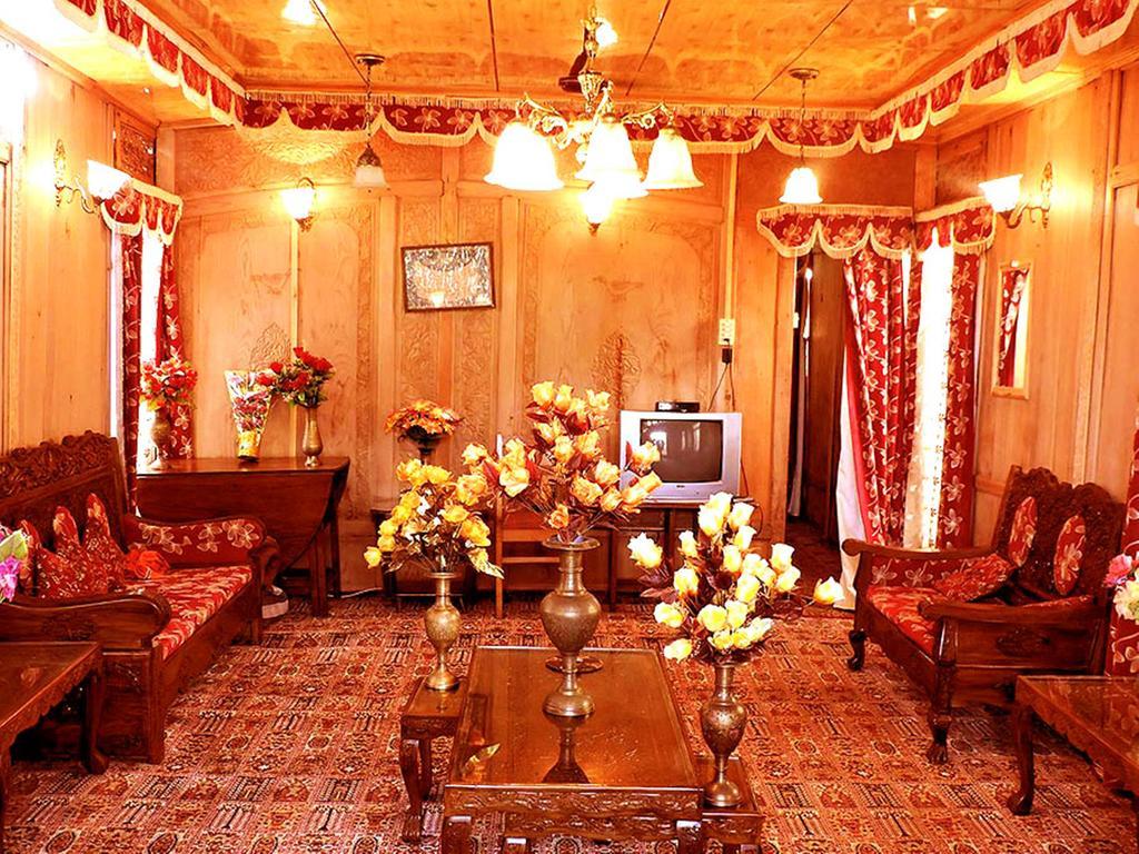 Aziz Palace Group Of Houseboats Srīnagar Buitenkant foto