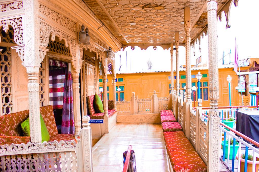 Aziz Palace Group Of Houseboats Srīnagar Buitenkant foto
