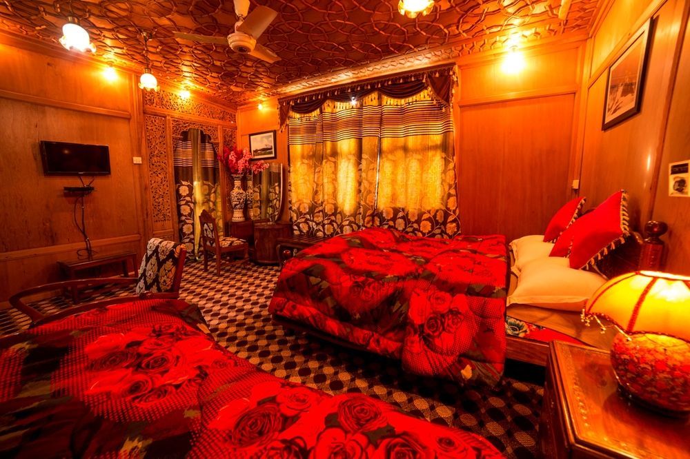 Aziz Palace Group Of Houseboats Srīnagar Buitenkant foto