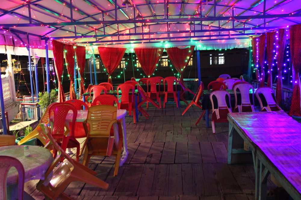 Aziz Palace Group Of Houseboats Srīnagar Buitenkant foto