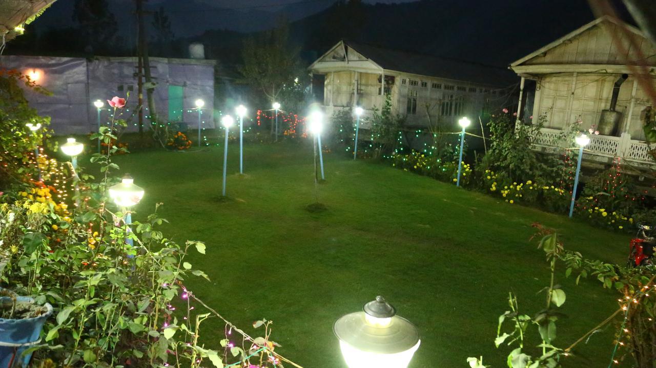 Aziz Palace Group Of Houseboats Srīnagar Buitenkant foto